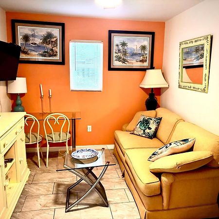~ Cozy In-Law Apartment Close To Siesta Key ~ Sarasota Eksteriør bilde