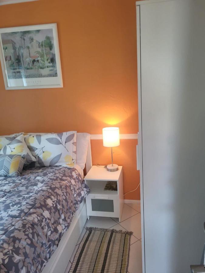 ~ Cozy In-Law Apartment Close To Siesta Key ~ Sarasota Eksteriør bilde