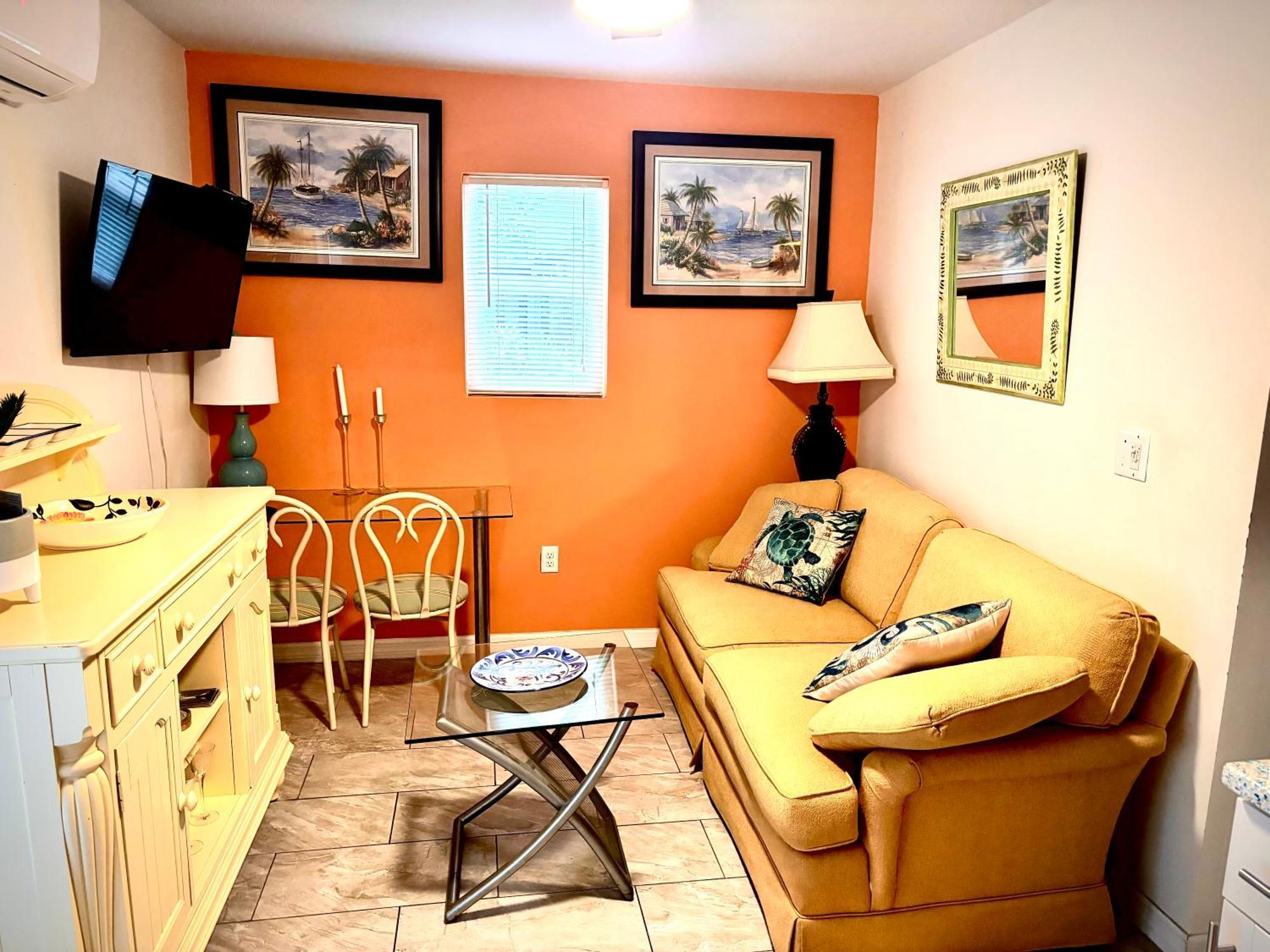 ~ Cozy In-Law Apartment Close To Siesta Key ~ Sarasota Eksteriør bilde